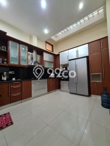Rumah Bagus Disewakan di Pondok Indah, Jakarta Selatan LT 435m2, LB 600m2 Rumah Bagus Disewakan di Pondok Indah, Jakarta Selatan LT 435m2, LB 600m2