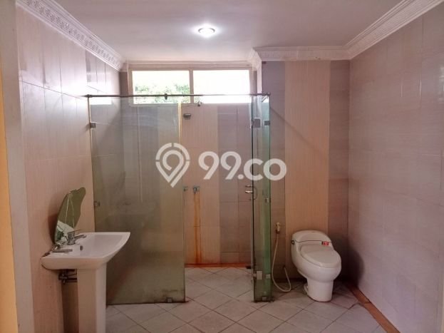 Disewakan Rumah Modern di Menteng Harga Rp 1,8 Miliar/ Tahun Disewakan Rumah Modern di Menteng Harga Rp 1,8 Miliar/ Tahun