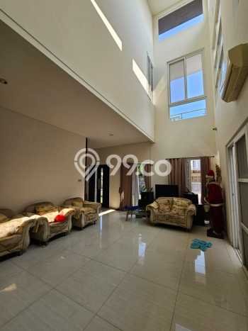 Rumah Elit Modern Siap Huni di Pakuwon City Surabaya Rumah Elit Modern Siap Huni di Pakuwon City Surabaya