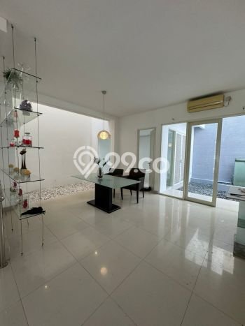 Jual Rumah Luas Elegan Dengan View Eksklusif di Pakuwon City, Surabaya Jual Rumah Luas Elegan Dengan View Eksklusif di Pakuwon City, Surabaya
