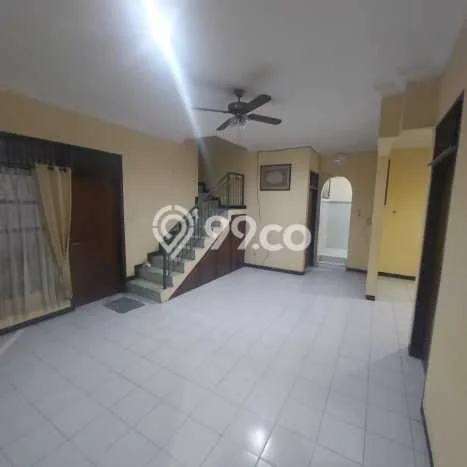 Rumah Mewah LB 200m2 Siap Huni Desain Elegan di Ketintang, Surabaya Rumah Mewah LB 200m2 Siap Huni Desain Elegan di Ketintang, Surabaya