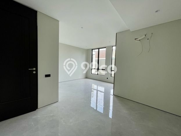 Ready to Use! Premium House LT 288m2 Desain Modern di Citraland Ready to Use! Premium House LT 288m2 Desain Modern di Citraland