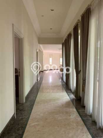 Jual Rumah Mewah Megah Dengan View Eksklusif di Kertajaya, Surabaya Jual Rumah Mewah Megah Dengan View Eksklusif di Kertajaya, Surabaya