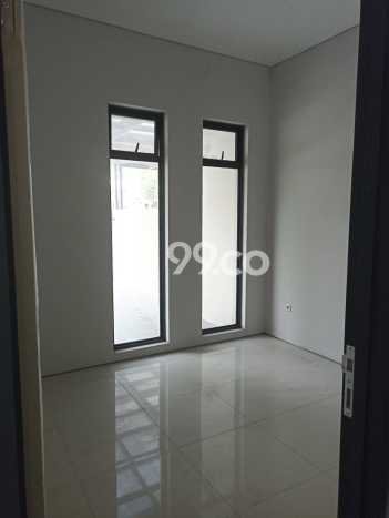 For Sale Hunian Rumah Nyaman 3 KT di Waru, Surabaya For Sale Hunian Rumah Nyaman 3 KT di Waru, Surabaya