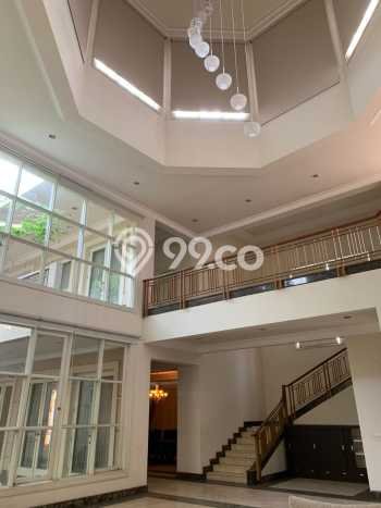 Jual Rumah Mewah Megah Dengan View Eksklusif di Kertajaya, Surabaya Jual Rumah Mewah Megah Dengan View Eksklusif di Kertajaya, Surabaya