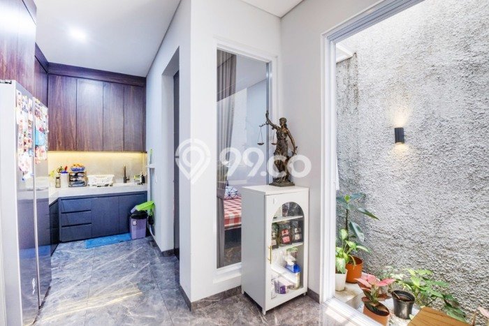 Rumah Strategis Minimalis Lb 140m2 di Ciputat, Tangerang Selatan Rumah Strategis Minimalis Lb 140m2 di Ciputat, Tangerang Selatan