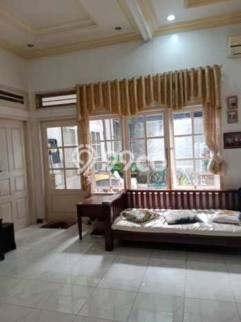 Hunian Mewah Siap Huni LT 481m2 di Mampang Prapatan, Jakarta Selatan Hunian Mewah Siap Huni LT 481m2 di Mampang Prapatan, Jakarta Selatan
