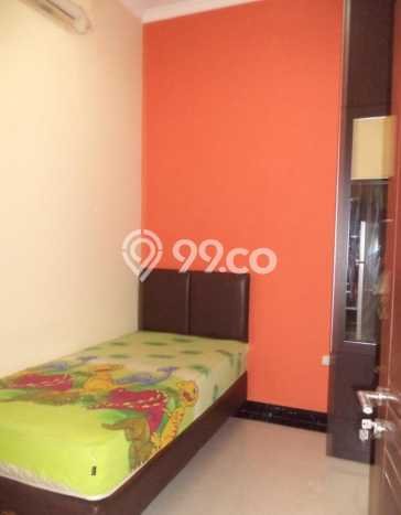 Kost Dijual di Sektor 8-Gading Serpong dengan 8 KT dan Luas 180m2 Kost Dijual di Sektor 8-Gading Serpong dengan 8 KT dan Luas 180m2