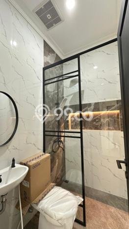 For Sale! Luxury House LT 135m2 Desain Modern di BSD City For Sale! Luxury House LT 135m2 Desain Modern di BSD City