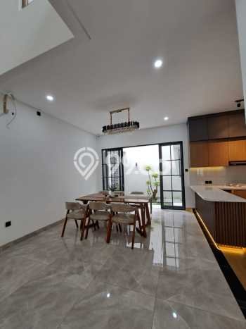 For Sale! Premium House LT 180m2 Desain Elegan di BSD Kencana Loka For Sale! Premium House LT 180m2 Desain Elegan di BSD Kencana Loka