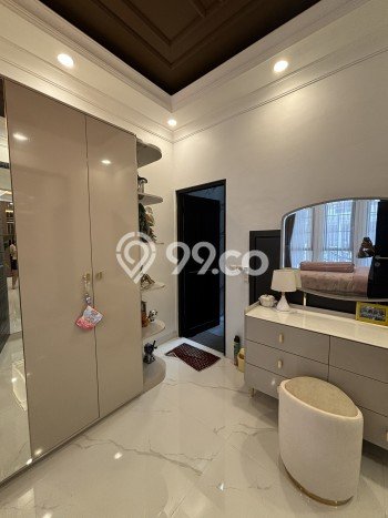Rumah Elit LB 265m2 Siap Pakai Desain Elegan di BSD Foresta, Tangerang Rumah Elit LB 265m2 Siap Pakai Desain Elegan di BSD Foresta, Tangerang