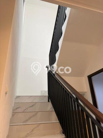 Rumah Elit Modern Tanpa Renovasi di BSD Green Wich Tangerang Rumah Elit Modern Tanpa Renovasi di BSD Green Wich Tangerang