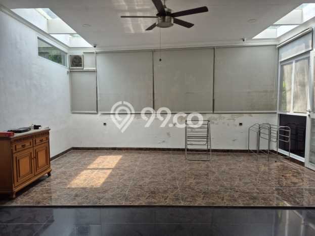 Siap Huni Rumah Mewah 6 Kamar di Kemayoran Dekat ke Mana Pun Siap Huni Rumah Mewah 6 Kamar di Kemayoran Dekat ke Mana Pun