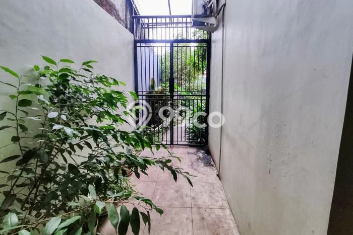 Rumah Sewa Jakarta Timur LT 308m2 LB 300m2 Area Cijantung Rumah Sewa Jakarta Timur LT 308m2 LB 300m2 Area Cijantung