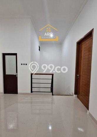 Dijual Rumah Luas Elegan Dengan View Cantik di Pondok Kelapa, Jakarta Timur Dijual Rumah Luas Elegan Dengan View Cantik di Pondok Kelapa, Jakarta Timur