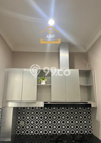 Rumah Mewah Siap Huni LT 141m2 di Kebon Jeruk, Jakarta Barat Rumah Mewah Siap Huni LT 141m2 di Kebon Jeruk, Jakarta Barat