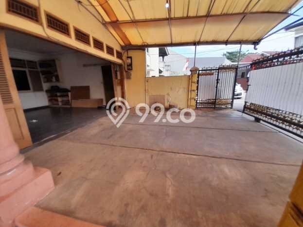Jual Rumah Luas Elegan Dengan View Eksklusif di Pondok Kelapa, Jakarta Timur Jual Rumah Luas Elegan Dengan View Eksklusif di Pondok Kelapa, Jakarta Timur