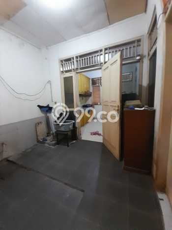 Jual Rumah Luas Elegan Dengan View Eksklusif di Pondok Kelapa, Jakarta Timur Jual Rumah Luas Elegan Dengan View Eksklusif di Pondok Kelapa, Jakarta Timur