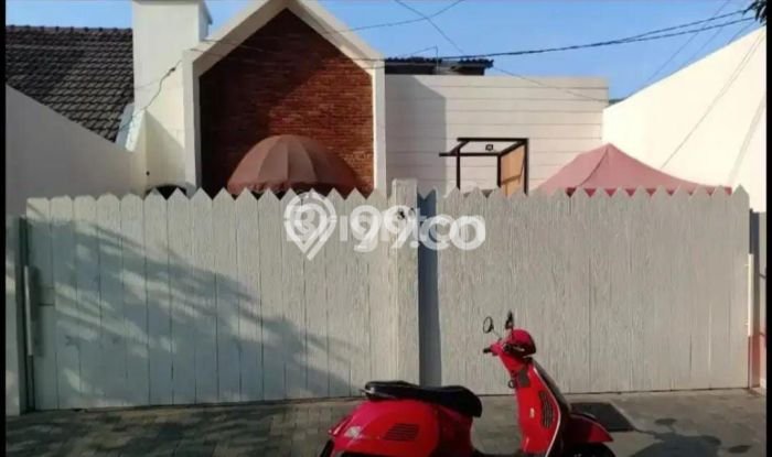 For Sale Rumah 4 Kamar Lokasi Strategis Nyaman dan Strategis di Waru For Sale Rumah 4 Kamar Lokasi Strategis Nyaman dan Strategis di Waru