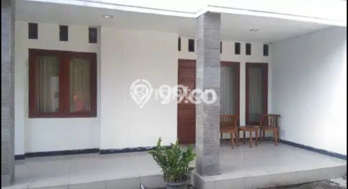 Dijual Rumah Premium dengan Fasilitas Sekitar Lengkap di Jambangan, Surabaya Dijual Rumah Premium dengan Fasilitas Sekitar Lengkap di Jambangan, Surabaya