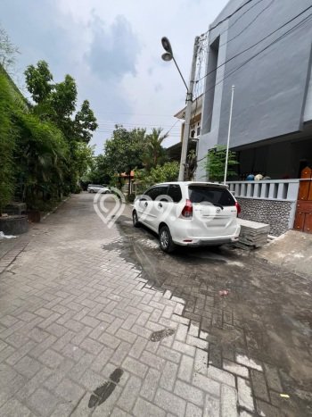 Unit Komersial Dijual di Surabaya LT 224m2 & LB 450m2 Unit Komersial Dijual di Surabaya LT 224m2 & LB 450m2