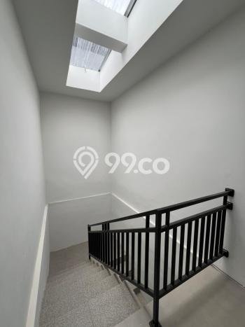 Unit Komersial Dijual di Surabaya LT 224m2 & LB 450m2 Unit Komersial Dijual di Surabaya LT 224m2 & LB 450m2