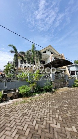 Rumah Modern Cantik 4 Kamar Bisa Langsung Pindah di Taman Rumah Modern Cantik 4 Kamar Bisa Langsung Pindah di Taman
