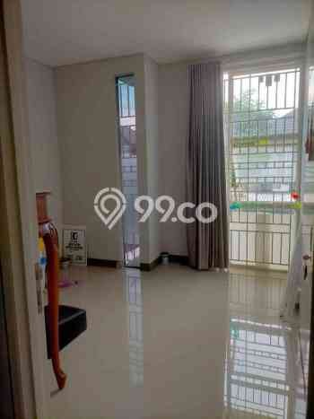 For Sale Hunian Rumah Terawat 3 Kamar di Citraland, Surabaya For Sale Hunian Rumah Terawat 3 Kamar di Citraland, Surabaya