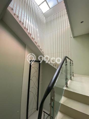 Ruko Bagus Dijual LB 496m2 Lokasi Strategis Surabaya Area Cocok untuk Berbisnis Ruko Bagus Dijual LB 496m2 Lokasi Strategis Surabaya Area Cocok untuk Berbisnis