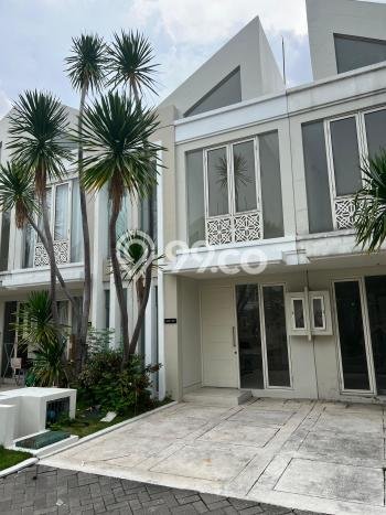 For Sale Hunian Rumah Nyaman 2 KT di Pakuwon Indah, Surabaya For Sale Hunian Rumah Nyaman 2 KT di Pakuwon Indah, Surabaya