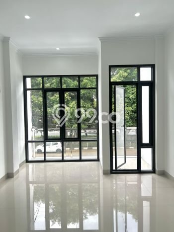 Ruko Dijual di Prime Area Jakarta Timur Luas 300m2 Ruko Dijual di Prime Area Jakarta Timur Luas 300m2
