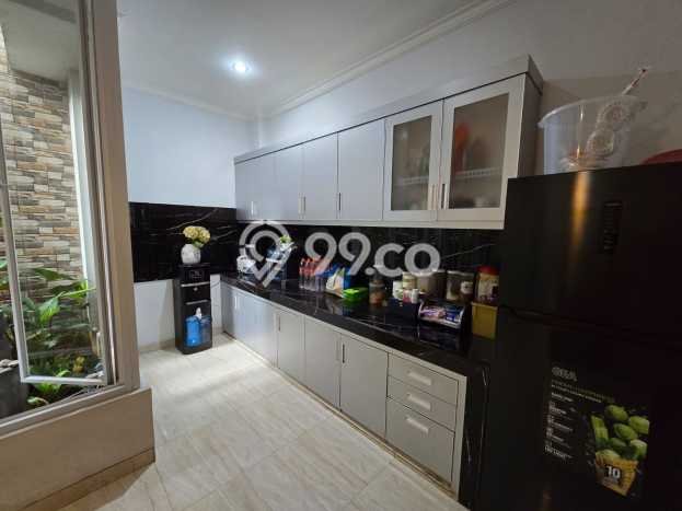 Rumah Luxury Modern Tanpa Renovasi di Legenda Wisata Jakarta Timur Rumah Luxury Modern Tanpa Renovasi di Legenda Wisata Jakarta Timur