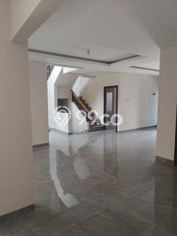 Rumah Elit Modern Tanpa Renovasi di Kota Wisata Jakarta Timur Rumah Elit Modern Tanpa Renovasi di Kota Wisata Jakarta Timur
