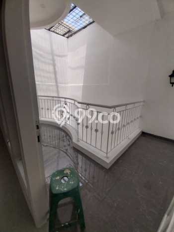 Dijual Rumah Mewah Megah Dengan View Eksklusif di Kota Wisata, Jakarta Timur Dijual Rumah Mewah Megah Dengan View Eksklusif di Kota Wisata, Jakarta Timur