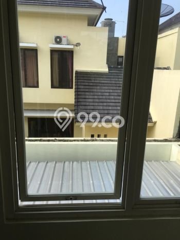 Ruko Premium Kawasan Tarumajaya, Luas 180m², Lokasi Jalan Utama Ruko Premium Kawasan Tarumajaya, Luas 180m², Lokasi Jalan Utama