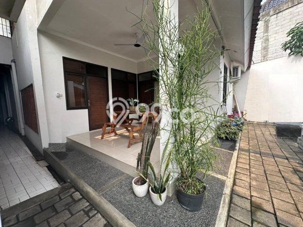 Rumah Mewah Siap Huni LT 1180m2 di Mampang Prapatan, Jakarta Selatan Rumah Mewah Siap Huni LT 1180m2 di Mampang Prapatan, Jakarta Selatan