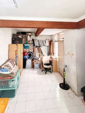 Rumah Luas Asri 4 KT Siap Huni di Bintaro Tangerang Selatan Rumah Luas Asri 4 KT Siap Huni di Bintaro Tangerang Selatan