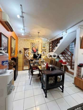 Rumah Luas Asri 4 KT Siap Huni di Bintaro Tangerang Selatan Rumah Luas Asri 4 KT Siap Huni di Bintaro Tangerang Selatan