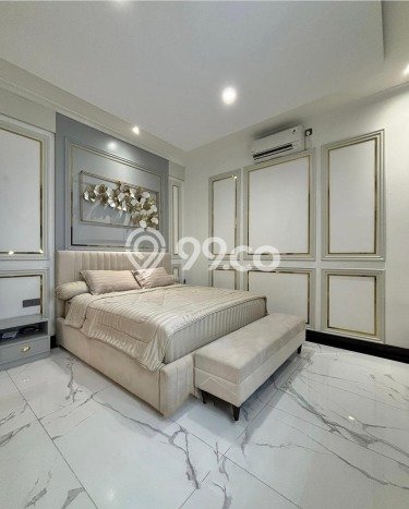Ready to Use! Luxury House LT 233m2 Desain Modern di Lebak Bulus Ready to Use! Luxury House LT 233m2 Desain Modern di Lebak Bulus