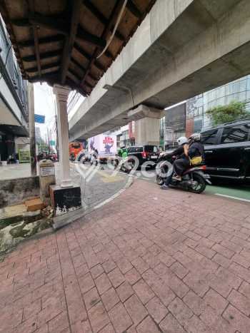 Siap Huni Rumah Mewah 9 Kamar di Kebayoran Baru Dekat ke Mana Pun Siap Huni Rumah Mewah 9 Kamar di Kebayoran Baru Dekat ke Mana Pun