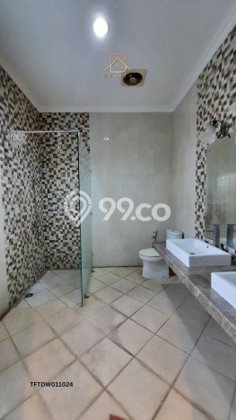 KESEMPATAN TERBAIK! Rumah di , 5 KT, Siap Huni, LT 500m2m² LB 300m2m² KESEMPATAN TERBAIK! Rumah di , 5 KT, Siap Huni, LT 500m2m² LB 300m2m²