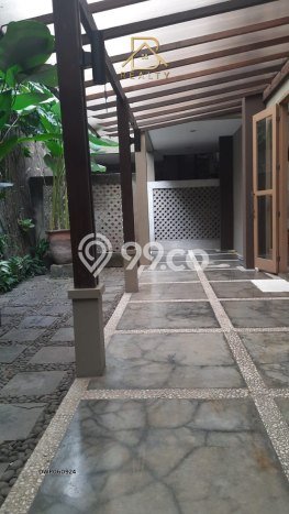 Ready to Use! Premium House LT 600m2 Desain Elegan di Kemang Ready to Use! Premium House LT 600m2 Desain Elegan di Kemang