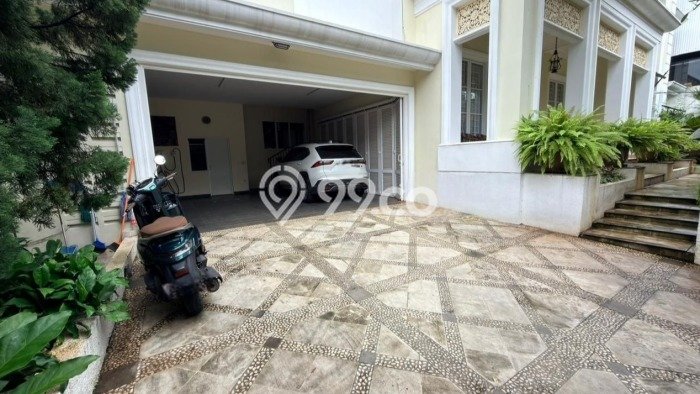 Ready to Use! Luxury House LT 510m2 Desain Modern di Cipete Ready to Use! Luxury House LT 510m2 Desain Modern di Cipete