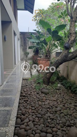 Ready to Use! Premium House LT 600m2 Desain Elegan di Kemang Ready to Use! Premium House LT 600m2 Desain Elegan di Kemang