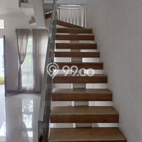 Rumah sewa siap pakai 3 KT di Raffles Hills, Jakarta Timur Rumah sewa siap pakai 3 KT di Raffles Hills, Jakarta Timur