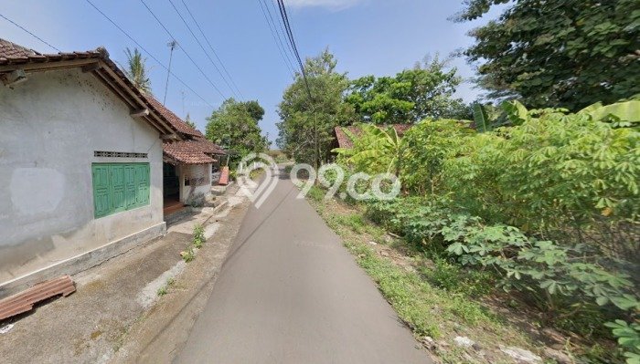 Lahan Strategis di Sleman Dijual dengan Luas 871m2 Lahan Strategis di Sleman Dijual dengan Luas 871m2