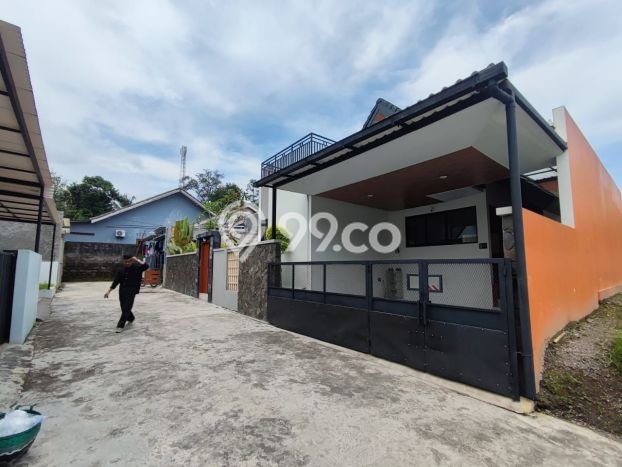 Unit Kost Dijual di Mlati dengan 7 Kamar Tidur & Luas Bangunan 200m2 Unit Kost Dijual di Mlati dengan 7 Kamar Tidur & Luas Bangunan 200m2