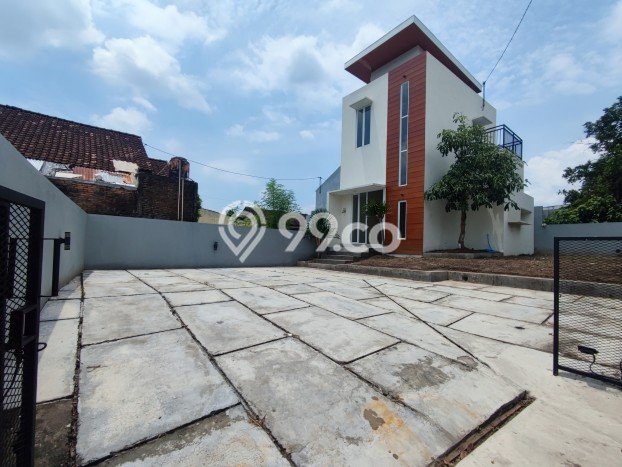 HARGA SPESIAL! Rumah Premium area Depok, Sleman, LT 200m2m² LB 90m2m² Bisa Nego! HARGA SPESIAL! Rumah Premium area Depok, Sleman, LT 200m2m² LB 90m2m² Bisa Nego!