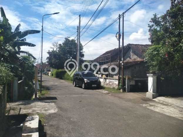 Tanah Area Prospektif Kawasan Mlati, Luas 310m2m², Akses ke Fasilitas, Lingkungan Nyaman Tanah Area Prospektif Kawasan Mlati, Luas 310m2m², Akses ke Fasilitas, Lingkungan Nyaman