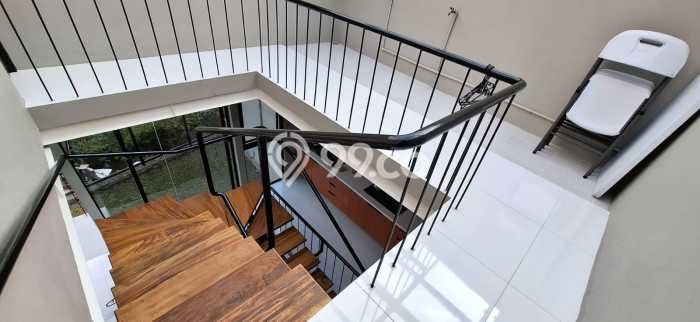 Ready to Use! Premium House LT 206m2 Desain Elegan di Sayap Dago Ready to Use! Premium House LT 206m2 Desain Elegan di Sayap Dago